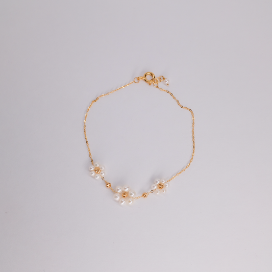 Pearl Daisy Bracelet